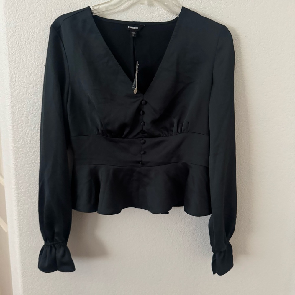 3/$15 Express NWT Satin Button Front V-Neck Peplum Top